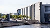 Eine Aufnahme von dem Paul-Löbe-Haus am Bundestag