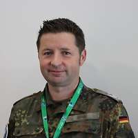 Porträtfoto eines Soldaten.
