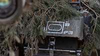 Ein militärisches Symbol auf einem Kampfpanzer Leopard 2A6