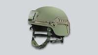 Ein Gefechtshelm ist freigestellt vor einem grauem Hintergrund abgebildet.