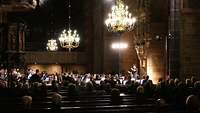Musiker in einer Kirche