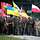 Soldaten mit den Flaggen aus Litauen, der Ukraine, Polen, Deutschland, Österreich und den USA auf dem Weg nach Tschenstochau
