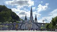 Rosenkranz-Basilka Lourdes