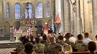 Bischof Dr. Stephan Ackermann bei seiner Predigt zum Weltfriedenstag in der Basilika St. Kastor