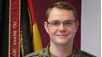 Portrait eines Soldaten in Heeresuniform