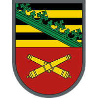 Oben das Wappen der Panzergrenadierbrigade 37, unten zwei gekreuzte Kanonen auf Rot