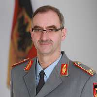 Ein Porträtbild eines Mannes