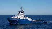 Der Hochseeschlepper „Rügen“ in See