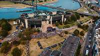 Blick auf den Landtag Nordrhein-Westfalen aus der Luft