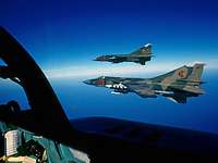 Zwei MIG-23 in Tarnbemalung