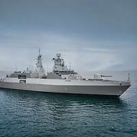 Das Rendering einer Fregatte MEKO A-200 auf See