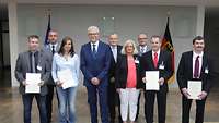 Gruppenbild von Hoofe und den Preisträgern