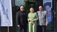 Generalvikar Artur Wagner und Gäste bei der Einweihung des Hauses der Begegnung in Vilnius