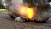 Explosion an einem Auto