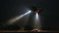 Ein Hubschrauber des Typs CH-53 in der Luft
