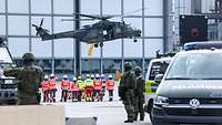 Ein Hubschrauber in der Luft