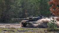 Panzerbataillon 104 trainiert im Gefechtsübungszentrum Heer Panzerbataillon 104 trainiert im Gefechtsübungszentrum Heer