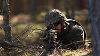 Soldat mit Gewehr