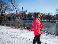 Neuburg an der Donau Eine Triathletin beim Training