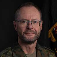 Ein Porträtbild eines Mannes