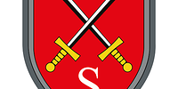 Auf Rot kreuzen sich zwei schwarz-silberne Schwerter mit goldenem Griff, mittig ein S für Schule.