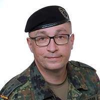 Ein Porträt des Kommandeurs der Heeresaufklärungsschule, Oberst Michael Bertram, in Uniform