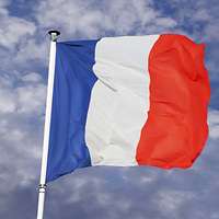 Eine Flagge weht im Wind.