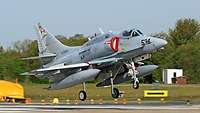 Eine A-4 Skyhawk beim Start.