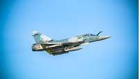 Eine französischer Mirage 2000 im Flug