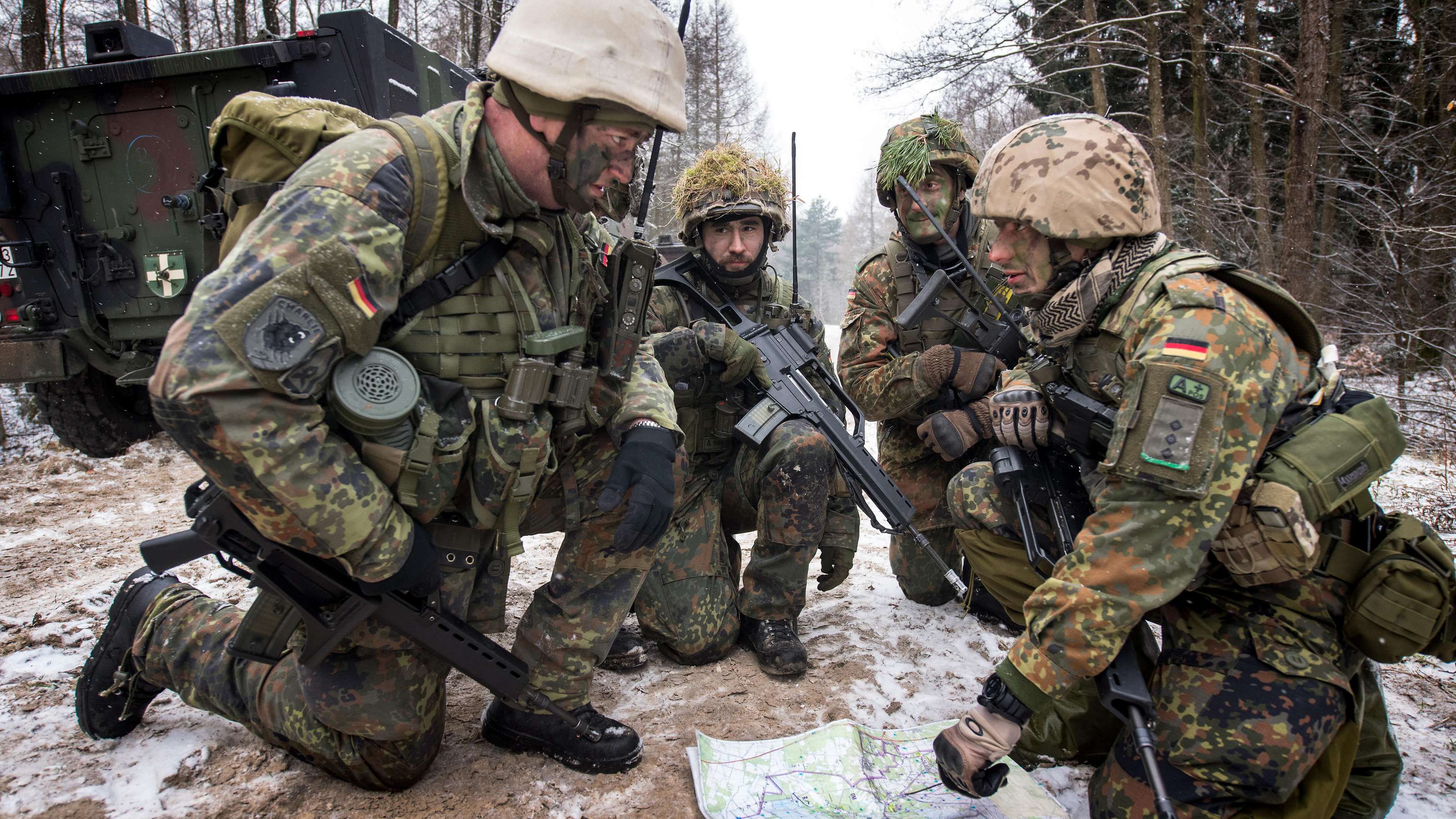 Wie Viel Verdient Ein Offizier Bei Der Bundeswehr Offizierinnen und Offiziere der Bundeswehr