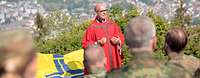 Messe auf dem Pic du Jer in Lourdes Militärpfarrer Romanus Kohl beim Gottesdienst auf dem Pic du Jer in Lourdes